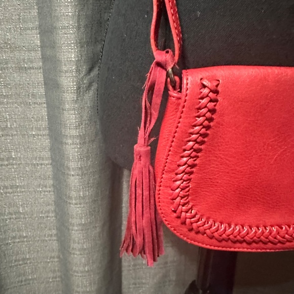Lucky Brand Red small Shoulder/Crossbody Bag. - Picture 6 of 15